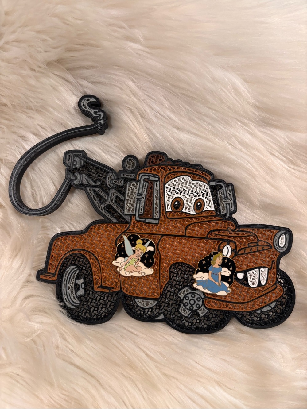 Tow Truck Character 3-D pin Board - Picture 3 of 3